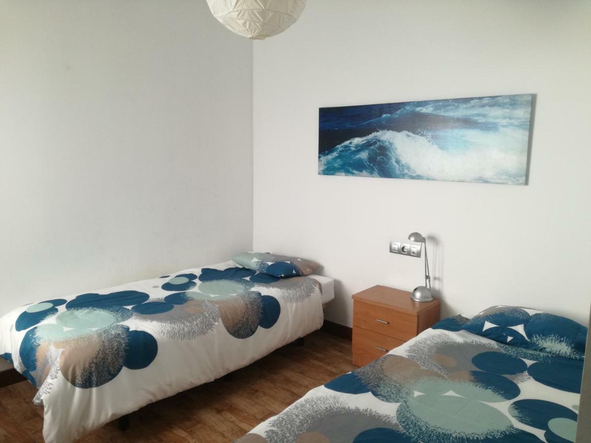 Surfhouse Hostel Famara Caleta De Famara Buitenkant foto